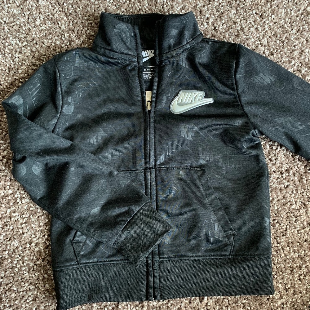KIDS NIKE JACKET SIZE 2T